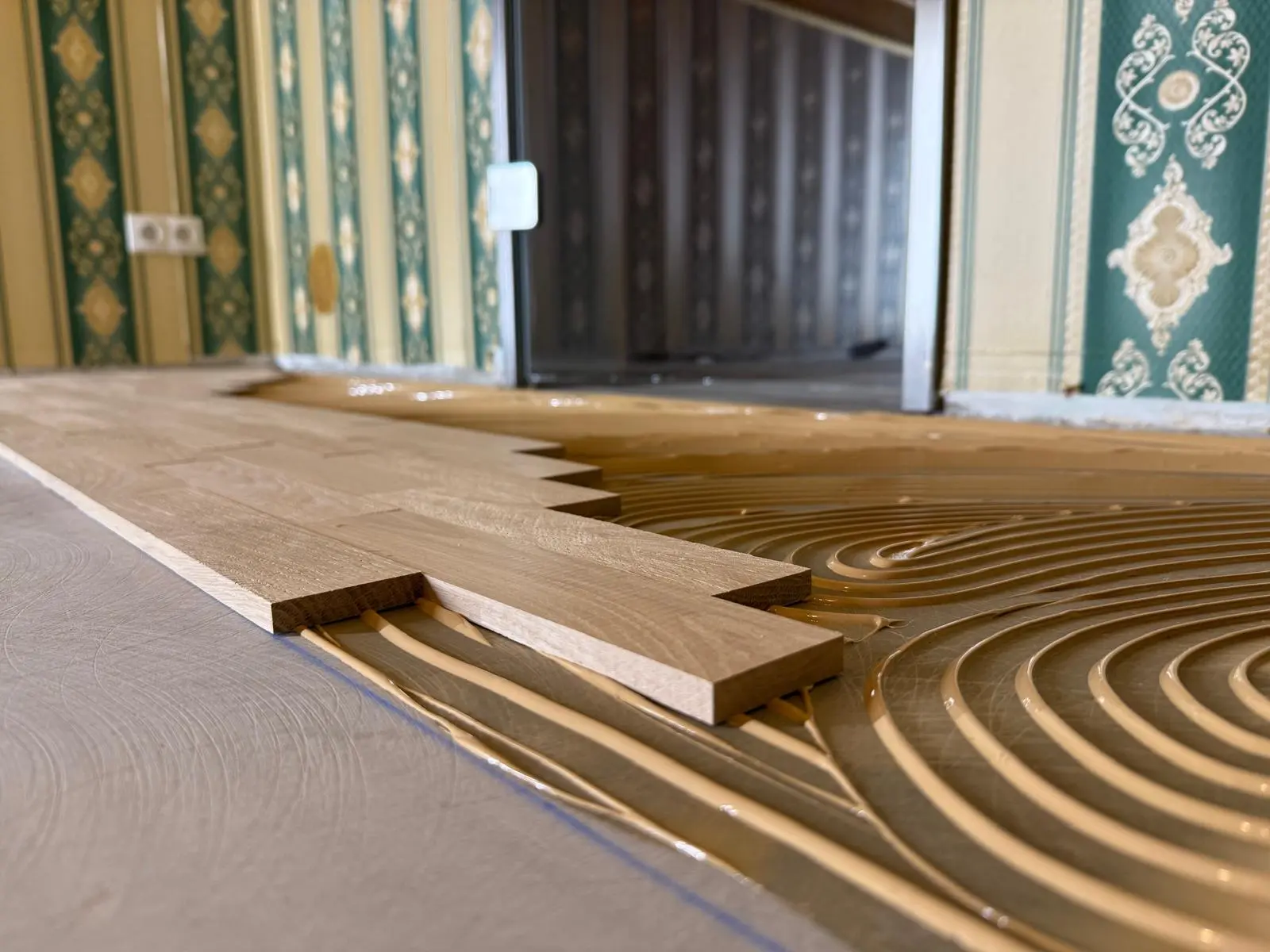 Vergleich: Parkett schwimmend vs. klebend verlegt