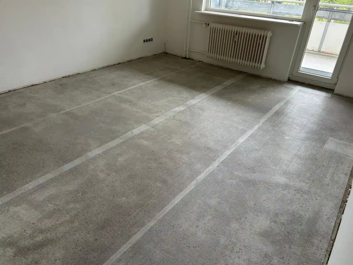 Detailaufnahme eines verlegten Vinylbodens