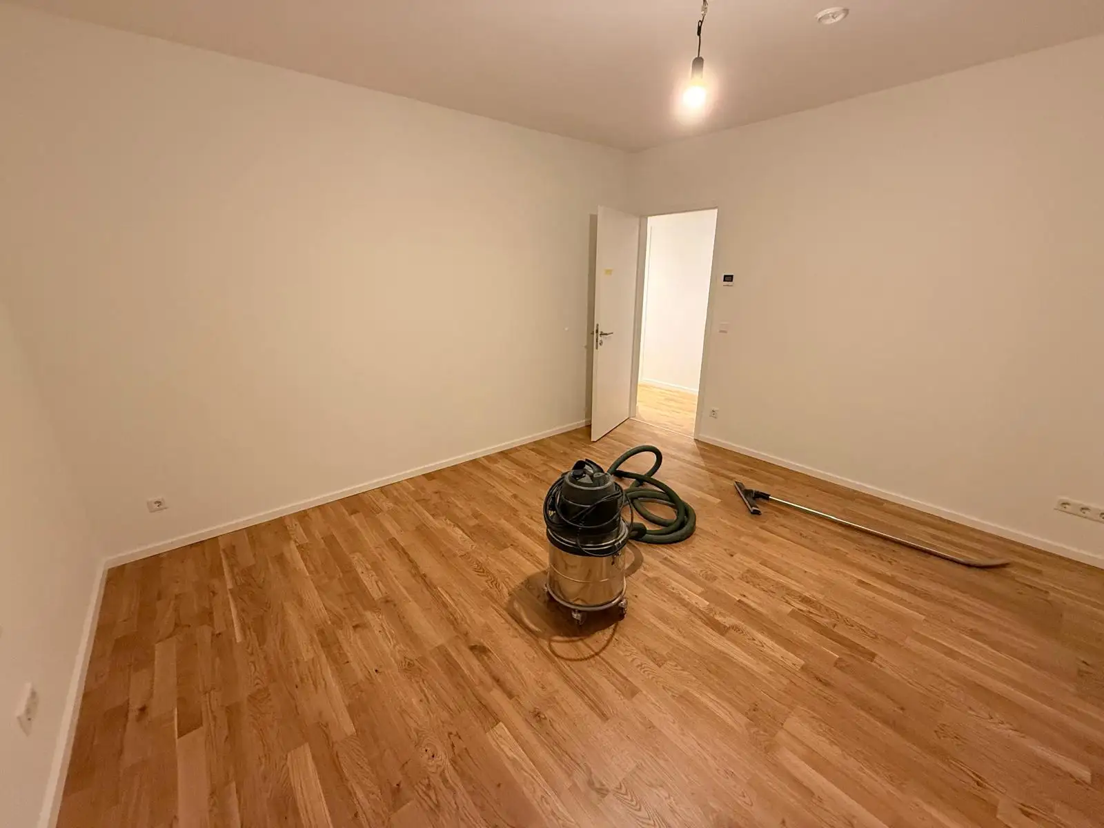 Parkett Verlegung Neubau Wohnung Berlin - Moderne Räume